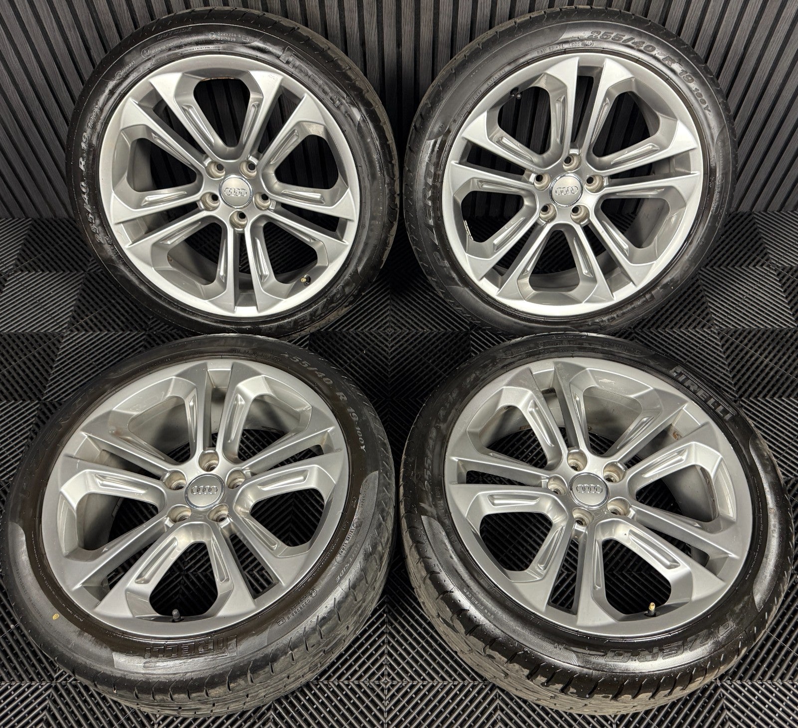 19'' GENUINE AUDI Q3 S LINE 5 DOUBLE SPOKE ALLOY WHEELS TYRES ALLOYS 8U0601025AD