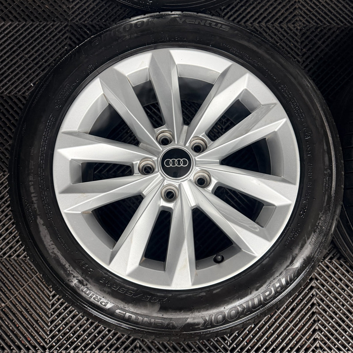 16'' Audi A3 Silver Multispoke Alloy Wheels Alloys Tyres 8Y0601025 Genuine