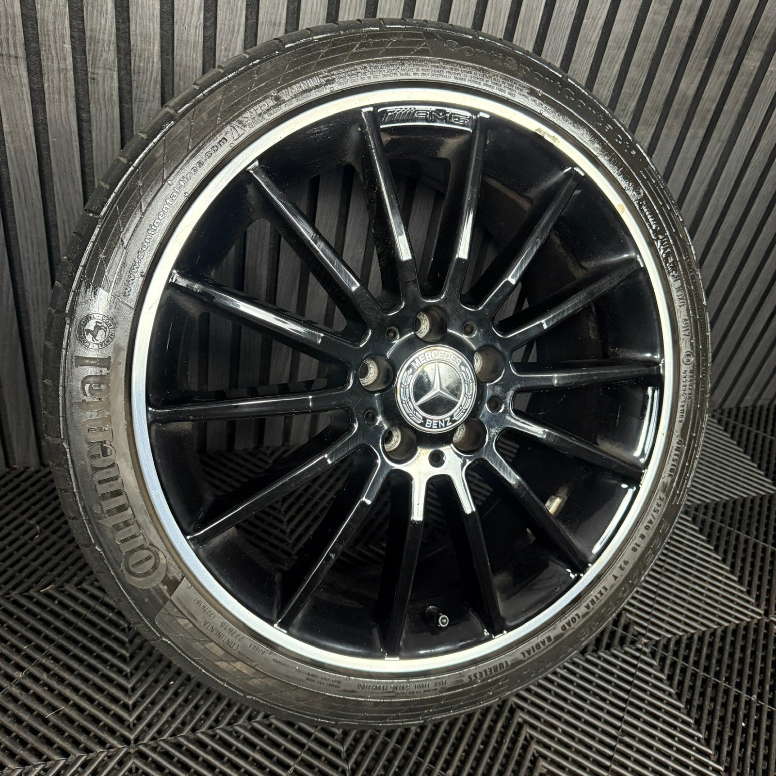 1X 18'' GENUINE AMG MERCEDES A CLASS CLA W176 BLACK ALLOY WHEEL TYRE A1764010200