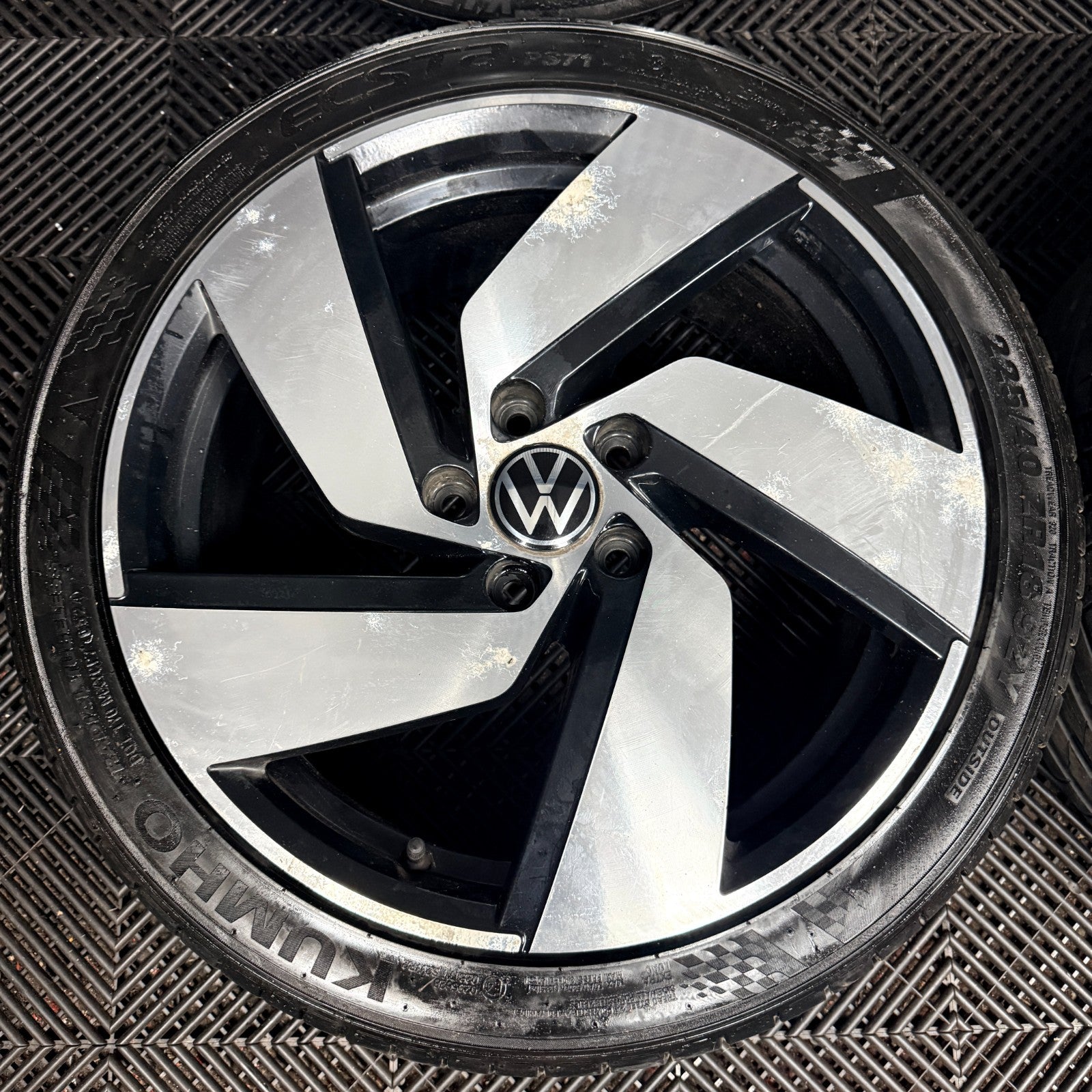 18" VW Golf GTD Mk8 GT GTI Richmond Wheels Tyre Alloy 5H0601025H Genuine