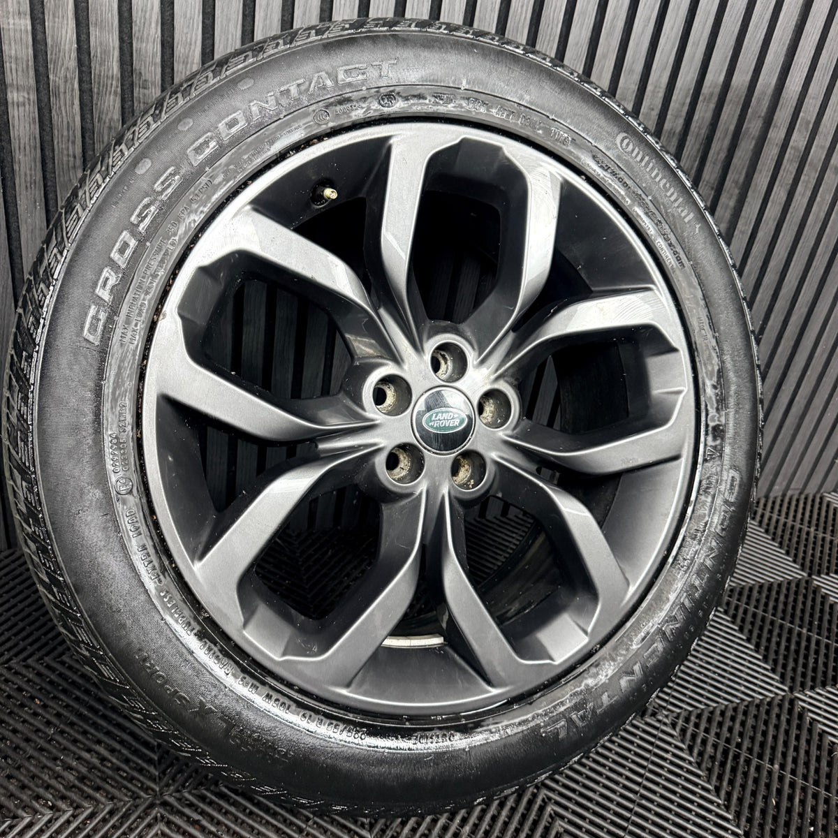 1X 19'' Land Rover Discovery Sport Evoque Grey Alloy Wheel Tyre Genuine