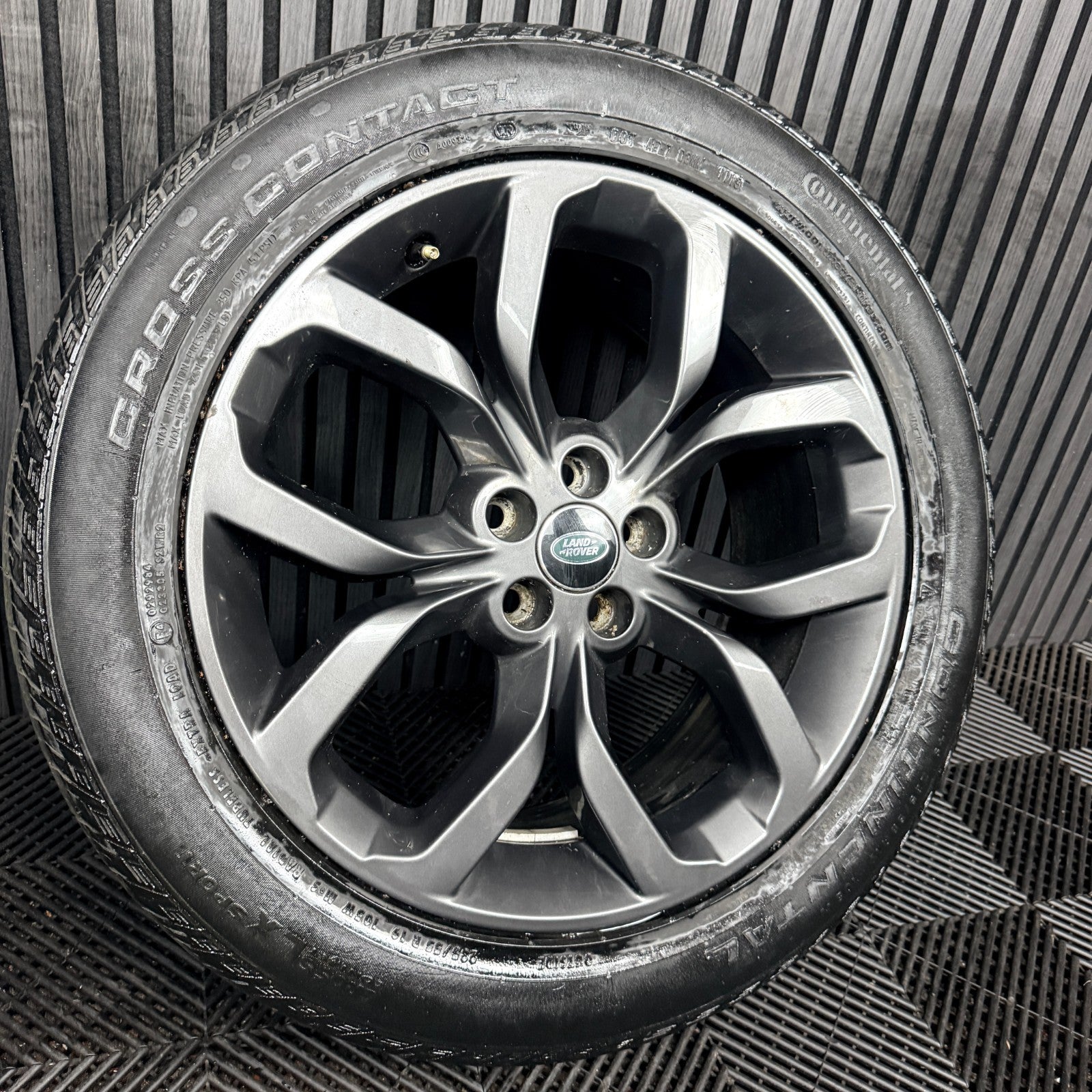 1X 19'' Land Rover Discovery Sport Evoque Grey Alloy Wheel Tyre Genuine