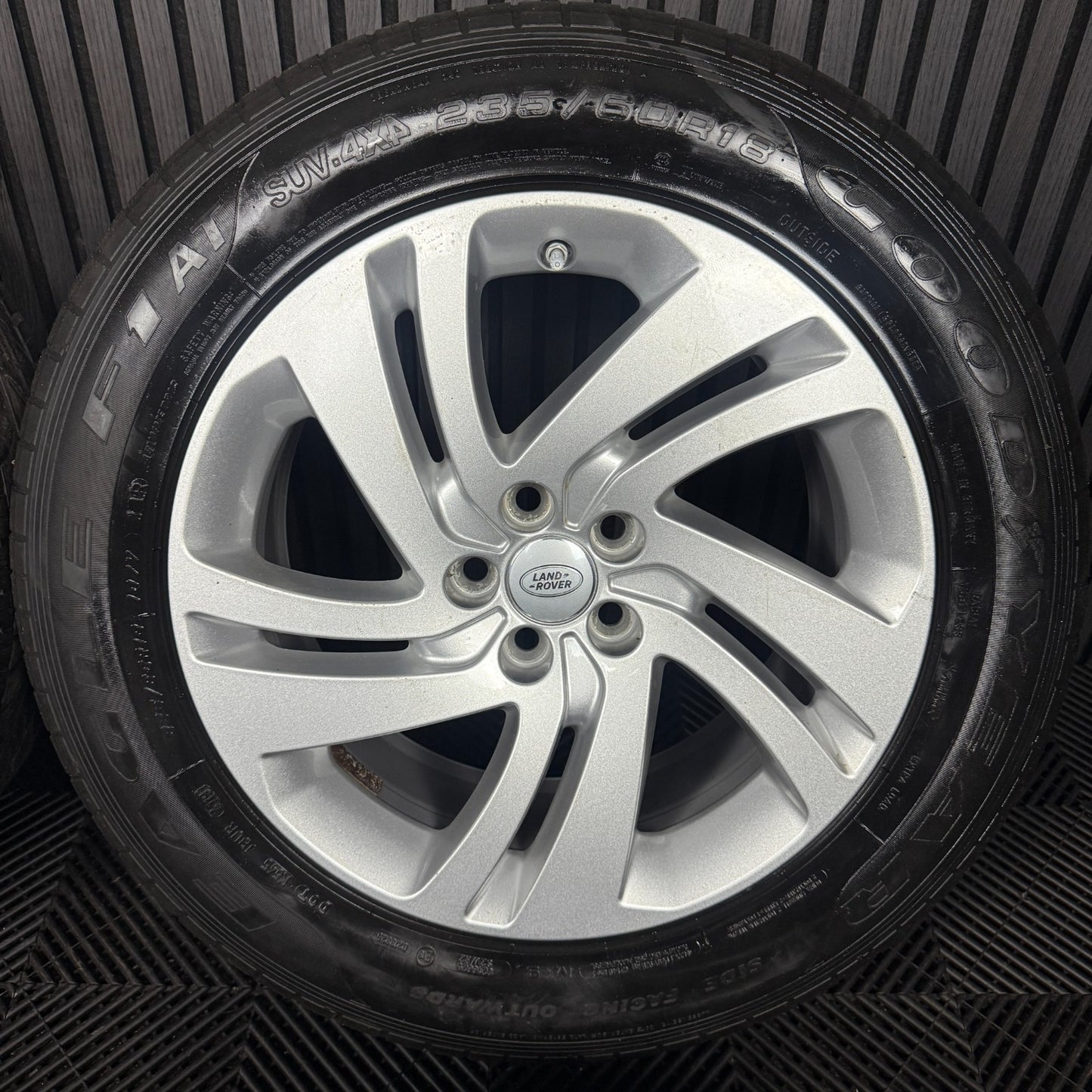 18'' GENUINE RANGE ROVER EVOQUE SILVER DISCOVERY SPORT LAND ALLOY WHEELS TYRES