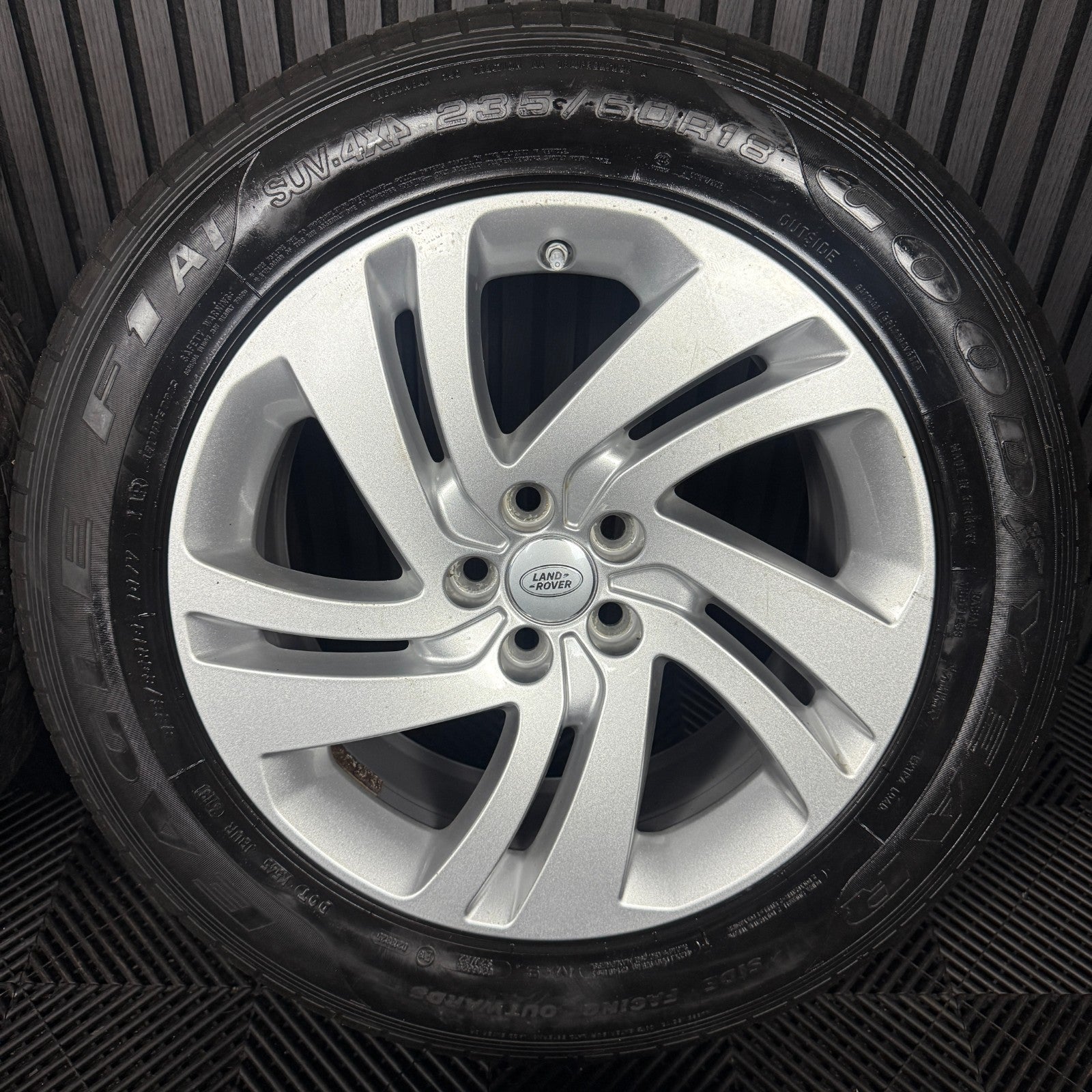 18'' GENUINE RANGE ROVER EVOQUE SILVER DISCOVERY SPORT LAND ALLOY WHEELS TYRES