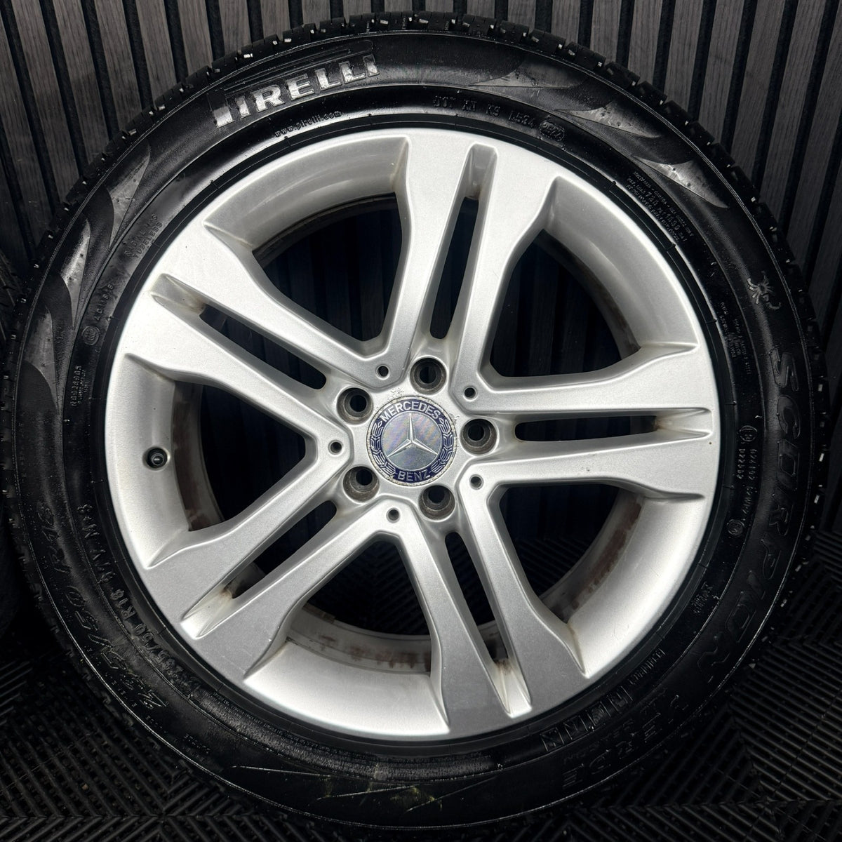 18'' Mercedes GLA Silver 5 Double Spoke Wheels Tyres Alloys A1564011300 Genuine