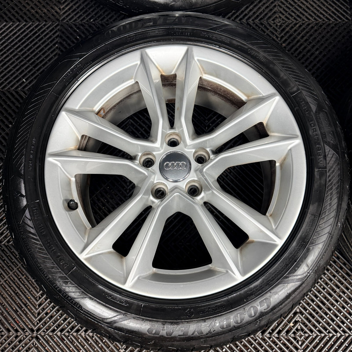 17" Audi A5 Silver Double Spoke Alloy Wheels Alloys Tyres 8W0601025AG Genuine