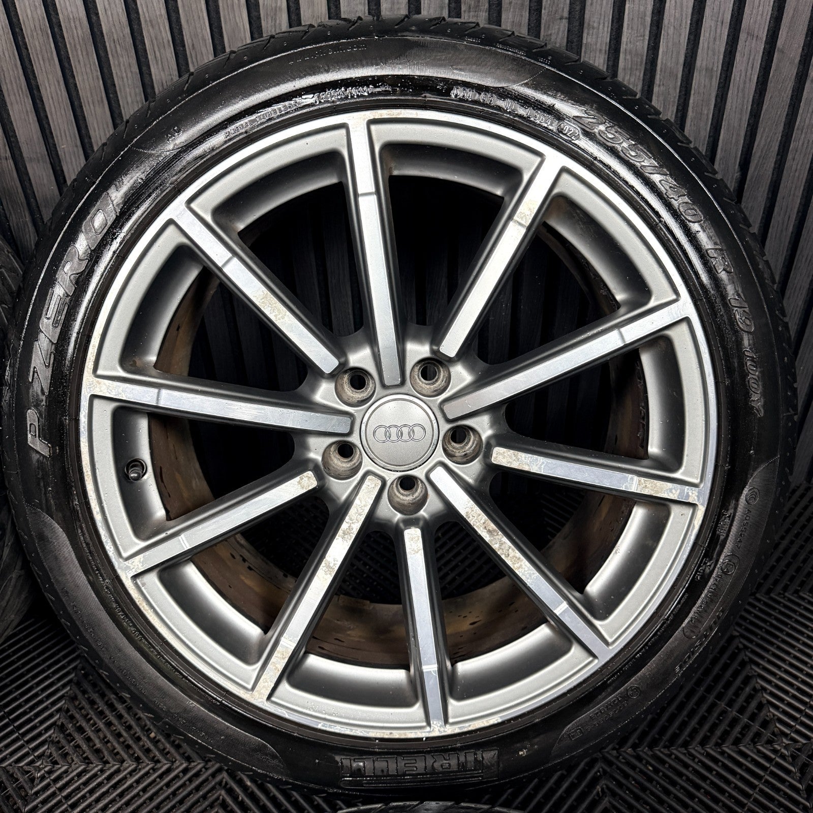 19'' Audi Q3 S Line Black Edition Alloy Wheels Tyres Alloys 8U0601025M Genuine