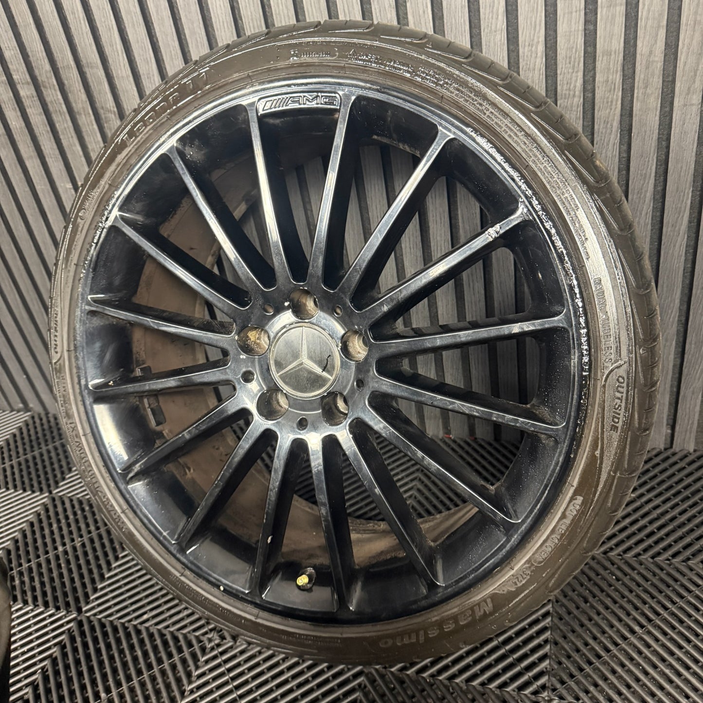 1X 19" GENUINE MERCEDES A CLASS CLA A35 BLACK ALLOY WHEEL TYRE W176 A1764010502