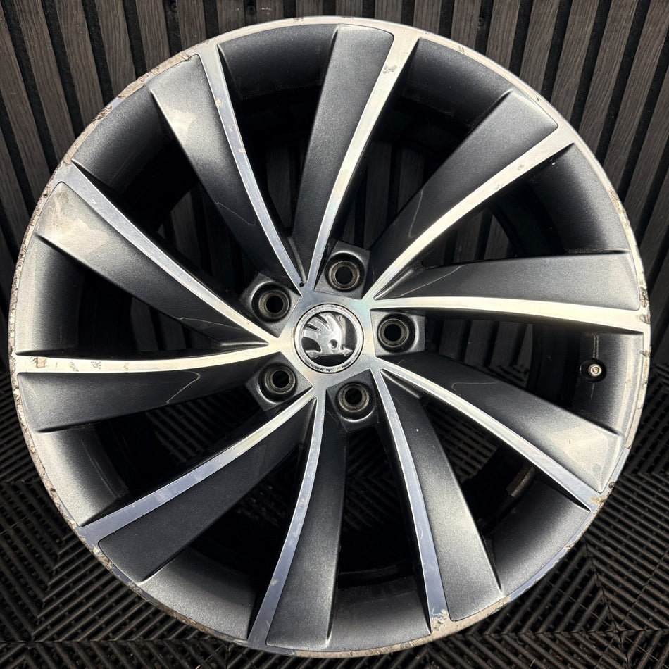 1X 18'' Skoda Superb Mk3 3V Alloy Wheel 3V0601025L Spare Genuine Single