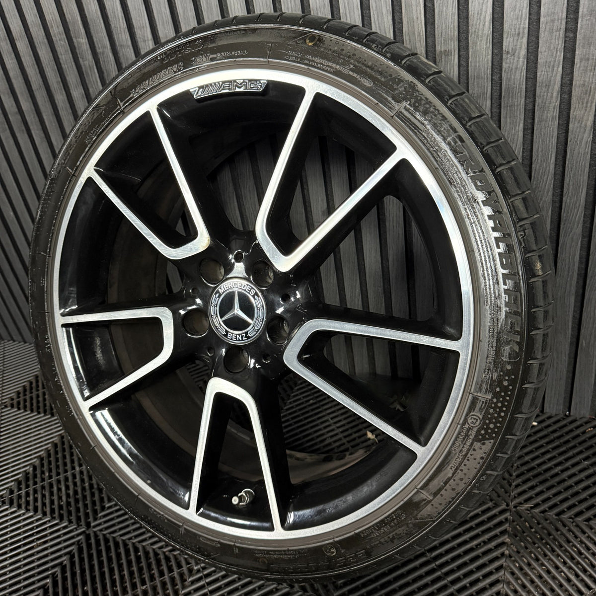 1X 19" GENUINE AMG MERCEDES C CLASS BLACK ALLOY WHEEL W205 FRONT A2054012200