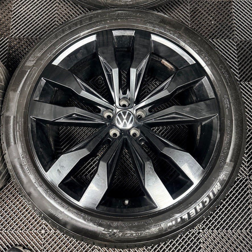 21'' VW Touareg Suzuka Black R Line Wheels Alloys Tyres Q7 760601025D Genuine