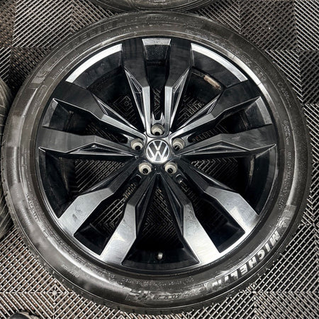 21'' VW Touareg Suzuka Black R Line Wheels Alloys Tyres Q7 760601025D Genuine