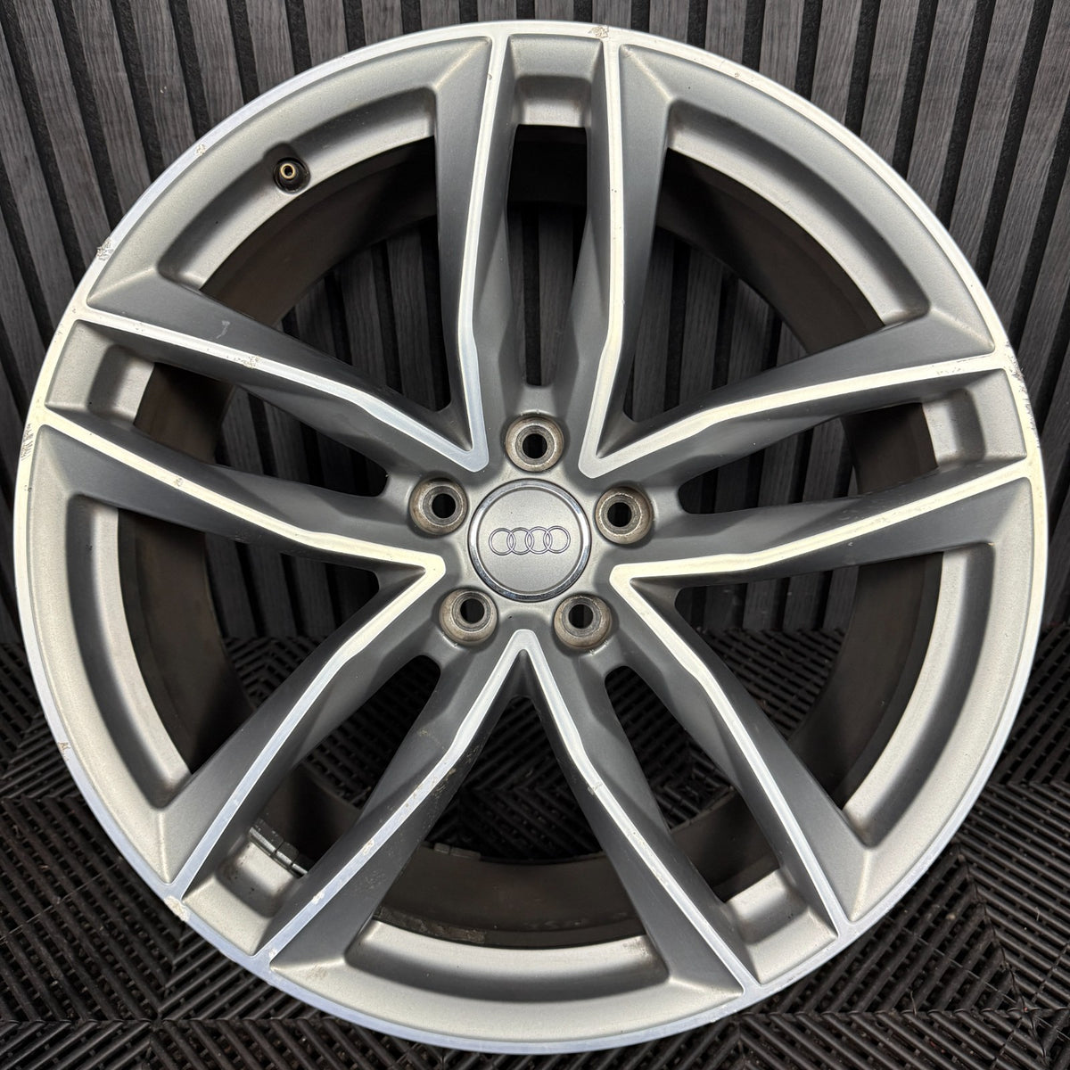 1X 20'' GENUINE AUDI A6 S LINE C7 8.5J ET43 BLACK EDITION WHEEL ALLOY 4G9601025N