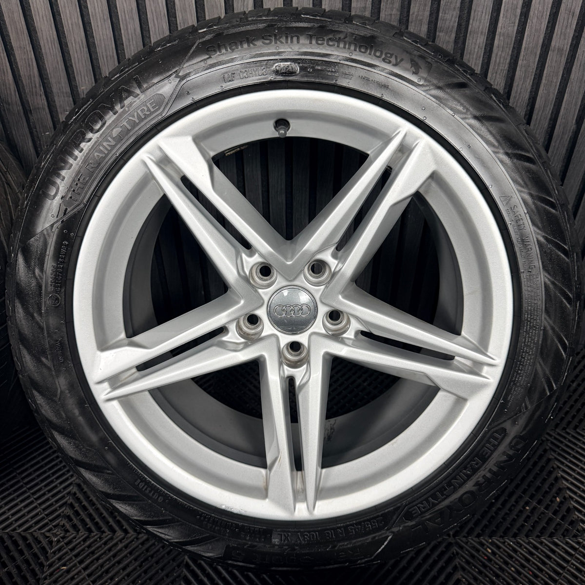 18" Audi A7 Star Spoke Silver Alloy Wheels Tyres 8W0601025DE 5x112 Genuine