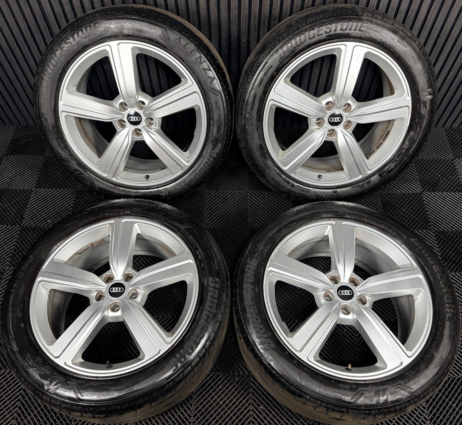 20'' Audi E-Tron Etron 5 Spoke Cut Alloy Wheels Tyres 4KE601025S Genuine