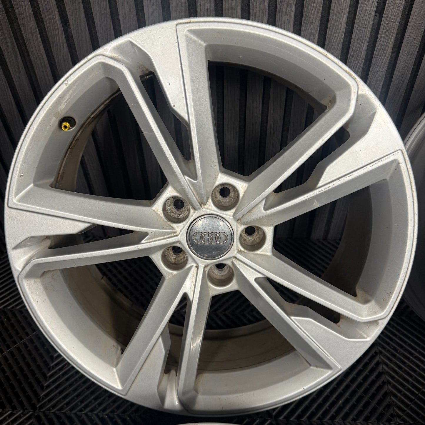 19'' GENUINE AUDI Q3 S LINE 5 DOUBLE SPOKE ALLOY WHEELS ALLOYS 83A601025M