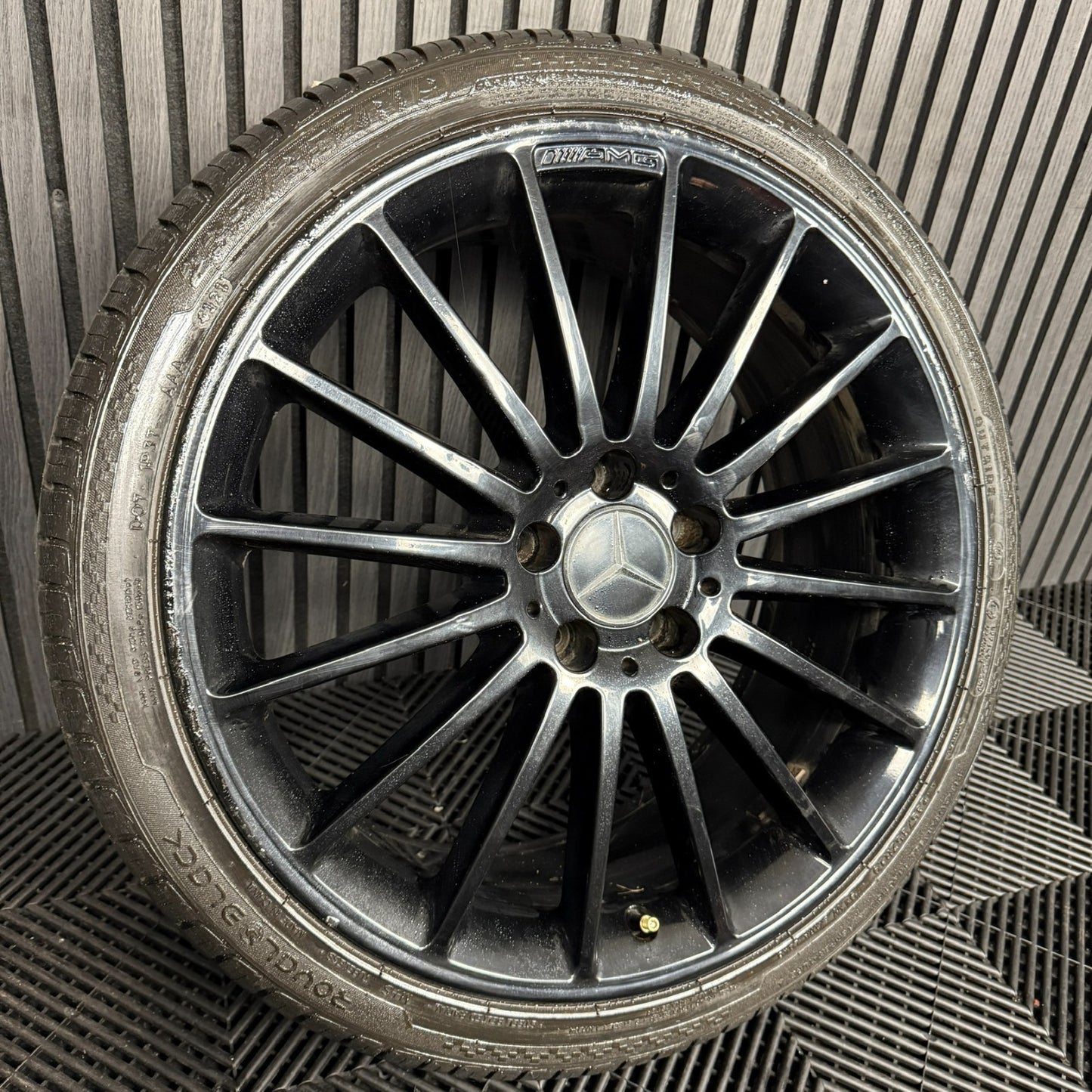 1X 19" GENUINE MERCEDES A CLASS CLA A35 BLACK ALLOY WHEEL TYRE W176 A1764010502