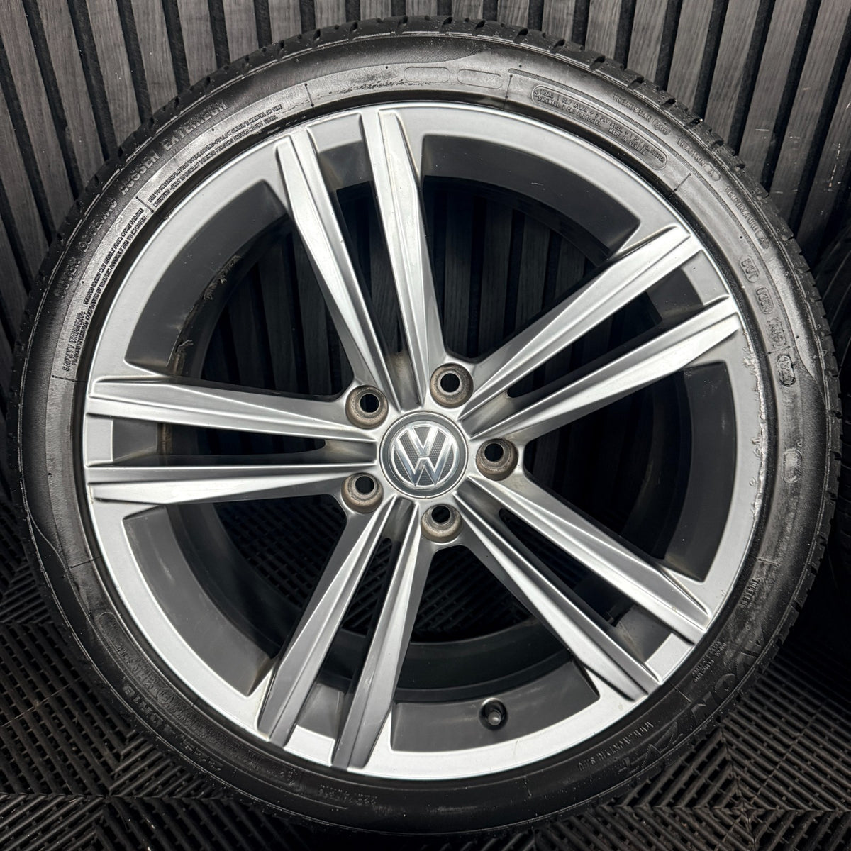 18" VW Golf Sebring GTD GTI GT Mk7 Alloy Wheel Tyres 5G0601025DC Genuine