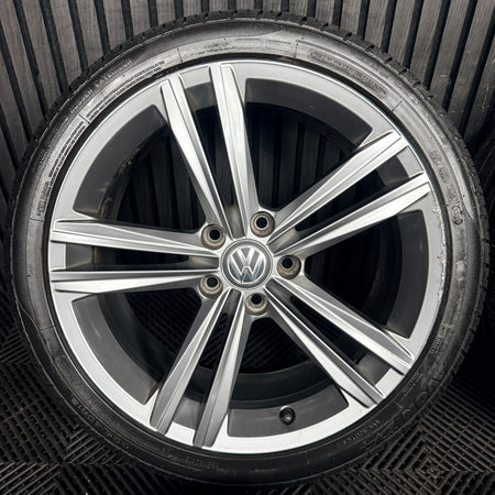 18" VW Golf Sebring GTD GTI GT Mk7 Alloy Wheel Tyres 5G0601025DC Genuine