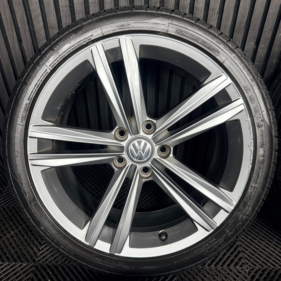 18" VW Golf Sebring GTD GTI GT Mk7 Alloy Wheel Tyres 5G0601025DC Genuine