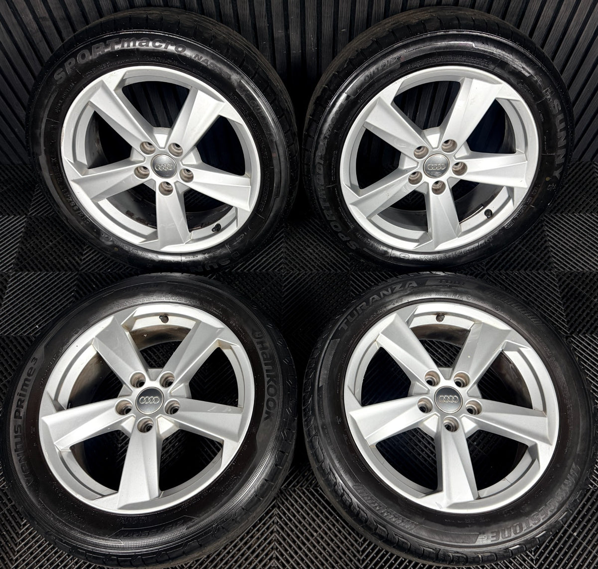 17'' Audi Q2 5 Spoke Alloy Wheels Tyres Alloys 81A601025B Genuine
