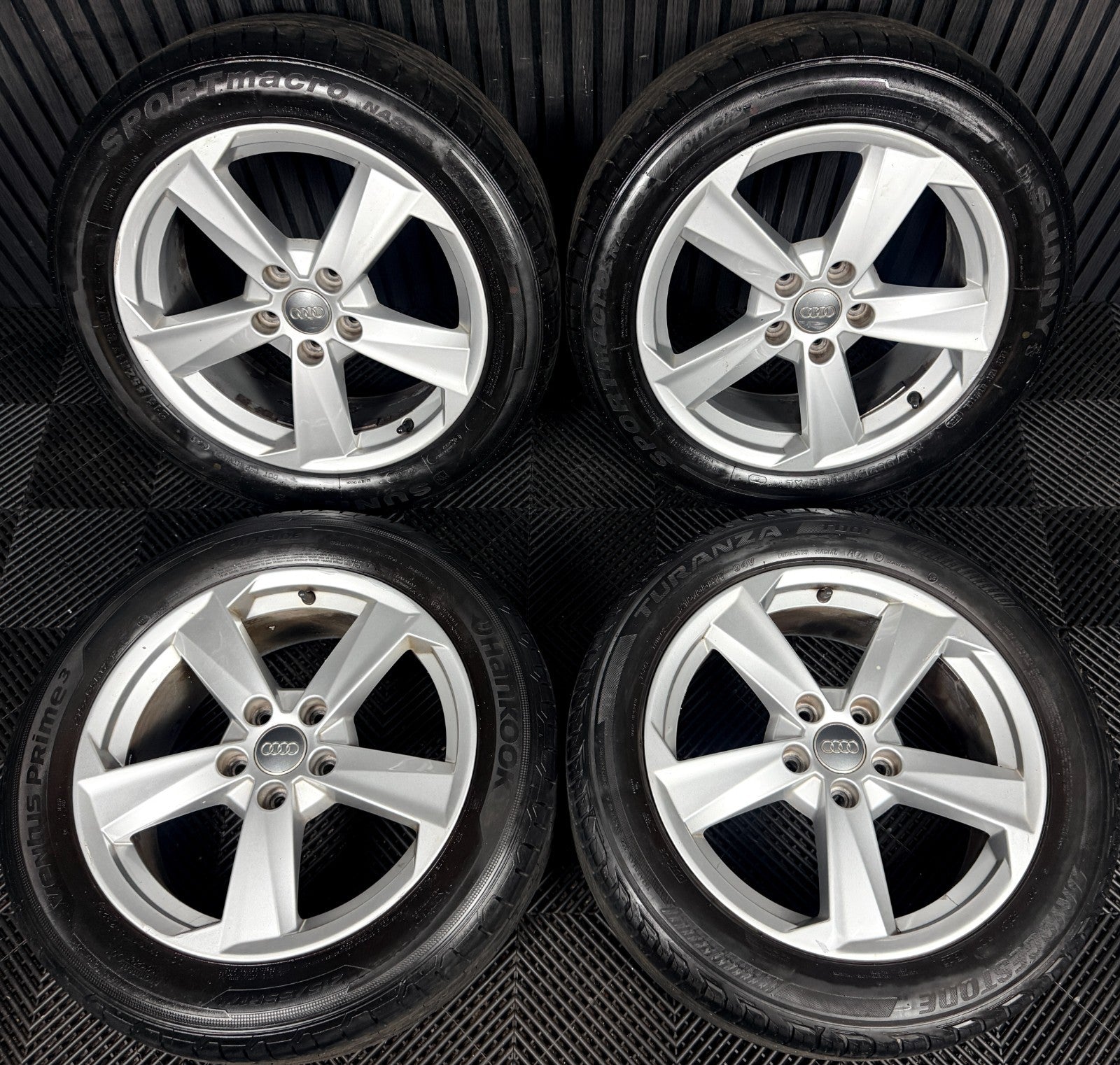 17'' Audi Q2 5 Spoke Alloy Wheels Tyres Alloys 81A601025B Genuine