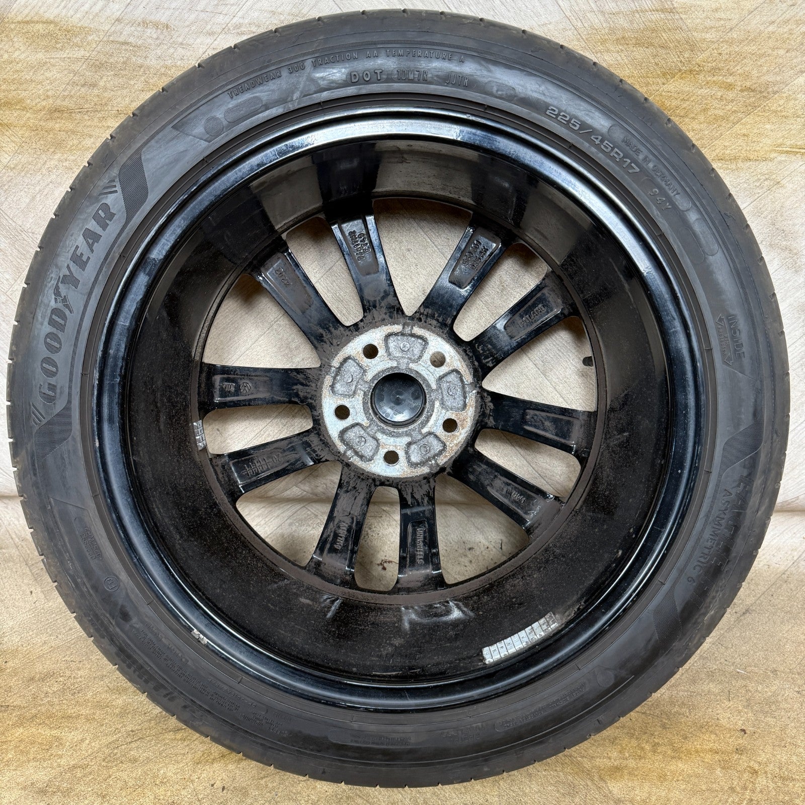 1X 17'' GENUINE VW GOLF GT SINGSPORE GTD GTI MK7 ALLOY WHEEL TYRE 5G0601025AK