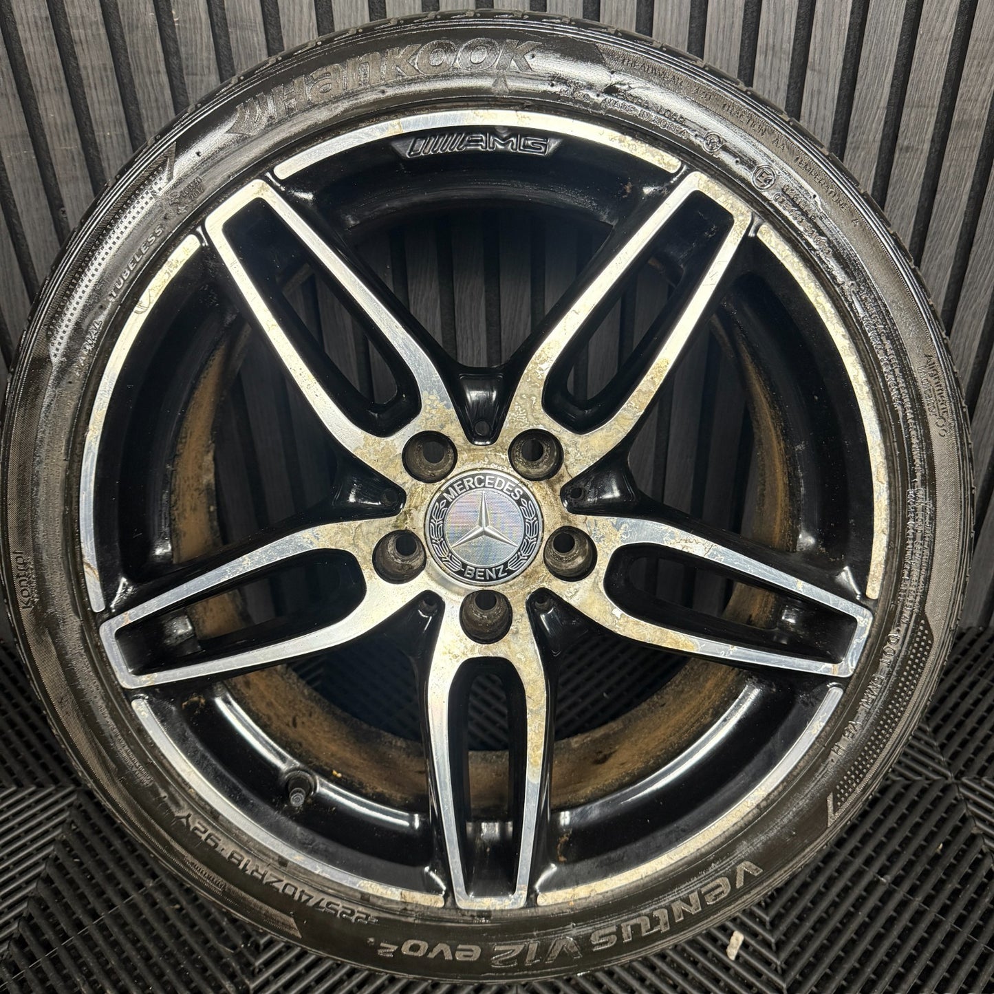 1X 18'' GENUINE AMG MERCEDES A B CLASS CLA BLACK DC ALLOY WHEEL TYRE A1764010700