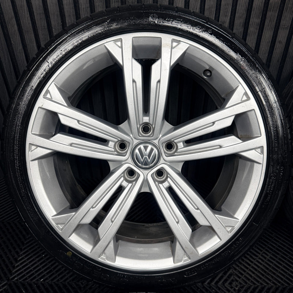 18" VW Golf Seville Silver GTD GT Mk7 Alloy Wheel Tyres 5G0601025CM Genuine