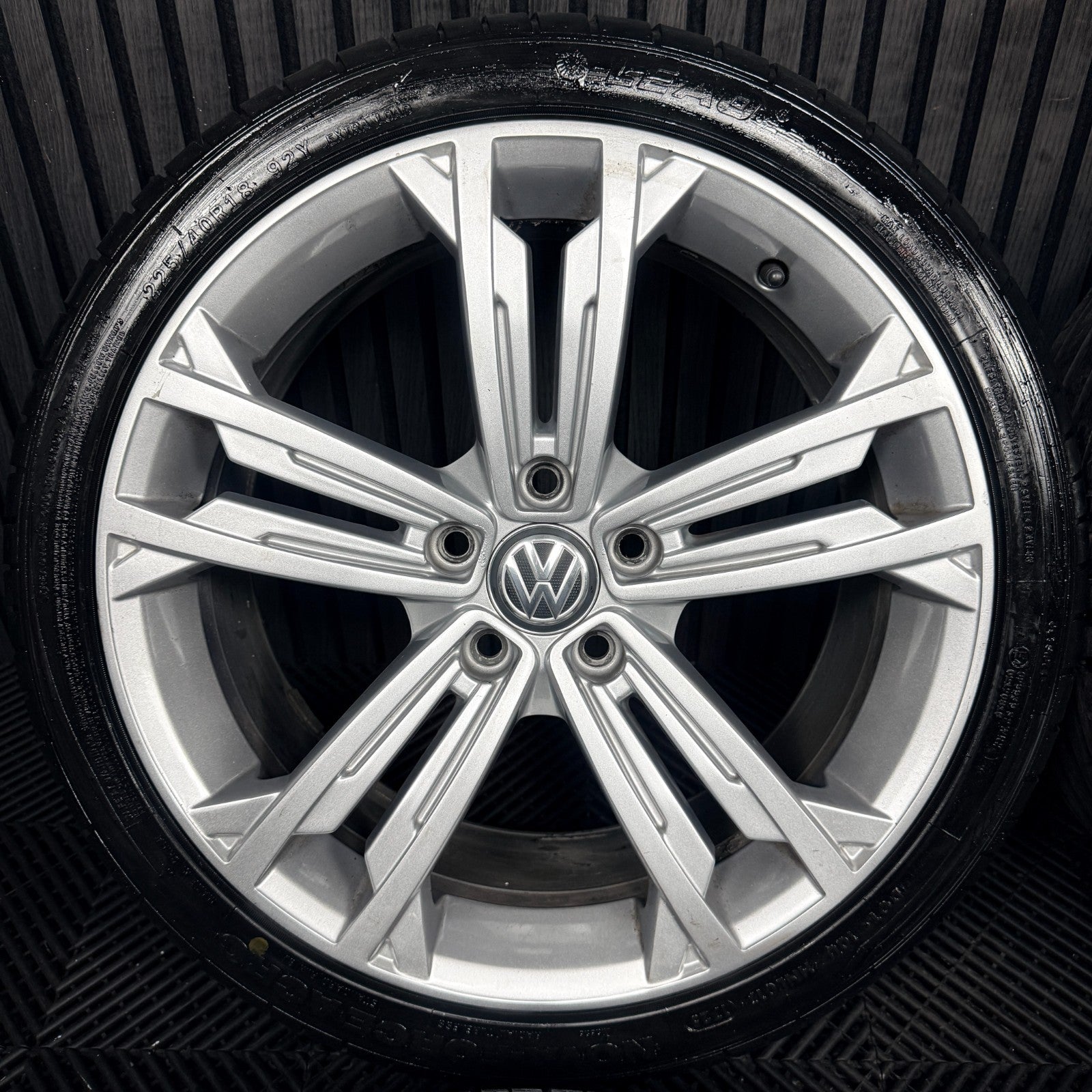 18" VW Golf Seville Silver GTD GT Mk7 Alloy Wheel Tyres 5G0601025CM Genuine