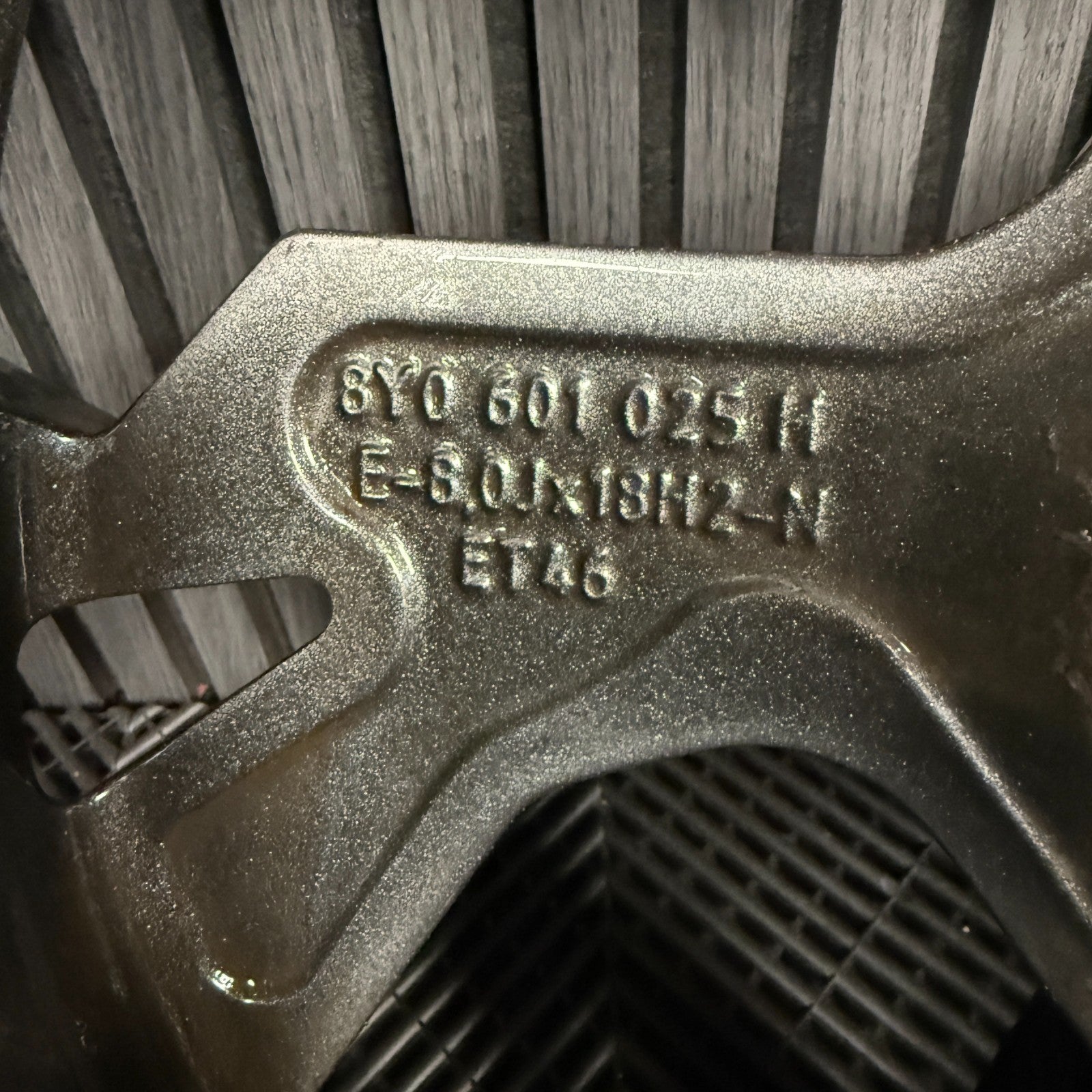 1X 18'' GENUINE AUDI A3 GREY DC ALLOY WHEEL TYRE 8Y0601025H SINGLE SPARE