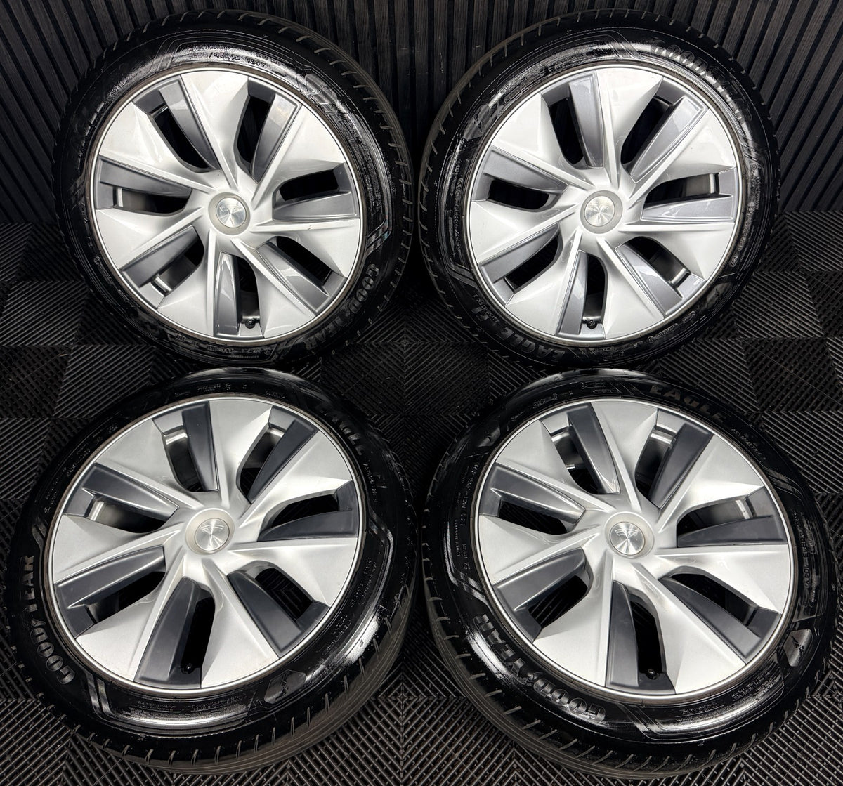 19'' Tesla Model Y Silver Alloy Wheels with Caps 1188222-00-B Genuine