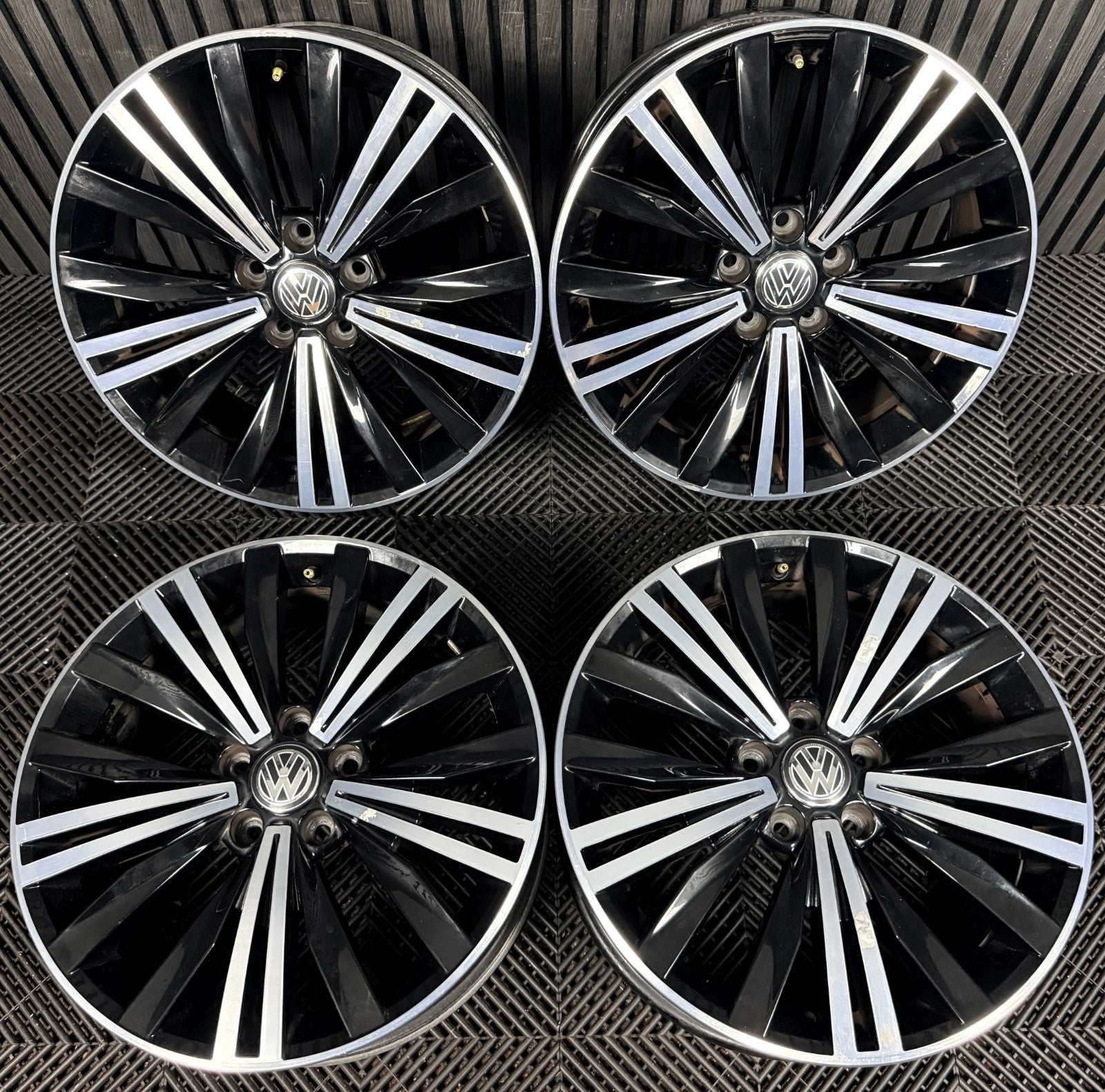18'' Vw Tiguan Patagonia Mk2 Alloy Wheels Tyres Alloys 5NA601025C Genuine