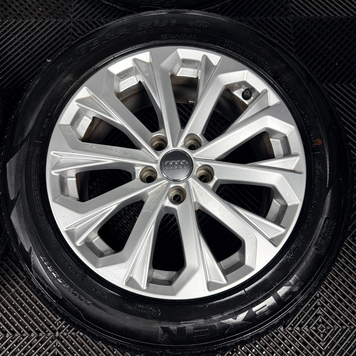 17'' Audi A4 A6 Silver B8 B9 C7 C6 Alloy Wheels Alloys Tyres 8W0601025L Genuine