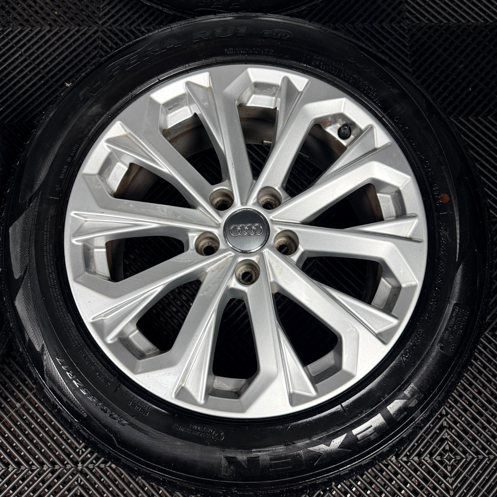 17'' Audi A4 A6 Silver B8 B9 C7 C6 Alloy Wheels Alloys Tyres 8W0601025L Genuine