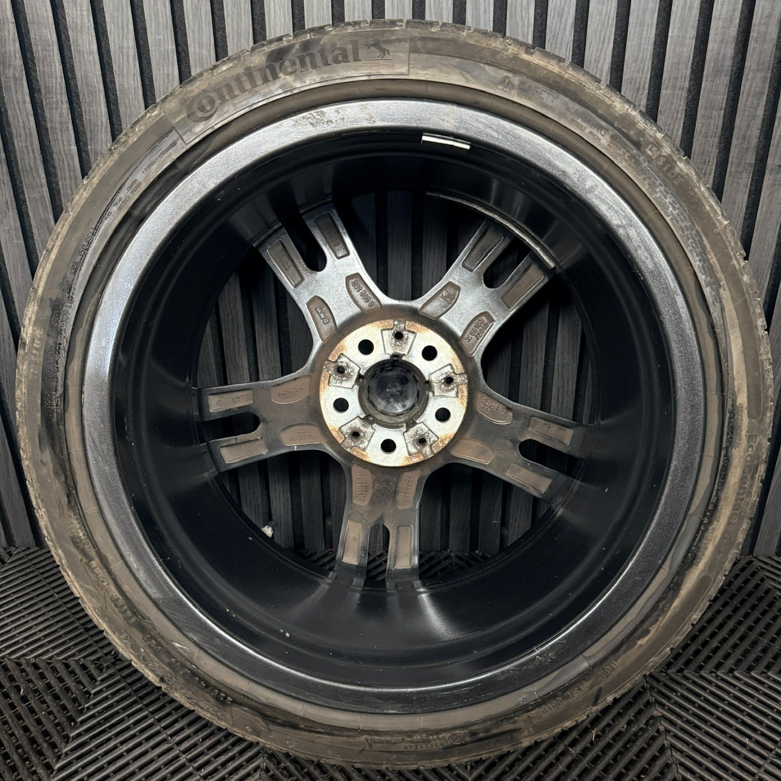 1x 18'' BMW 1 Series 819 M Sport 2 F40 F44 Alloy Wheels Tyre 8092352 Genuine OEM