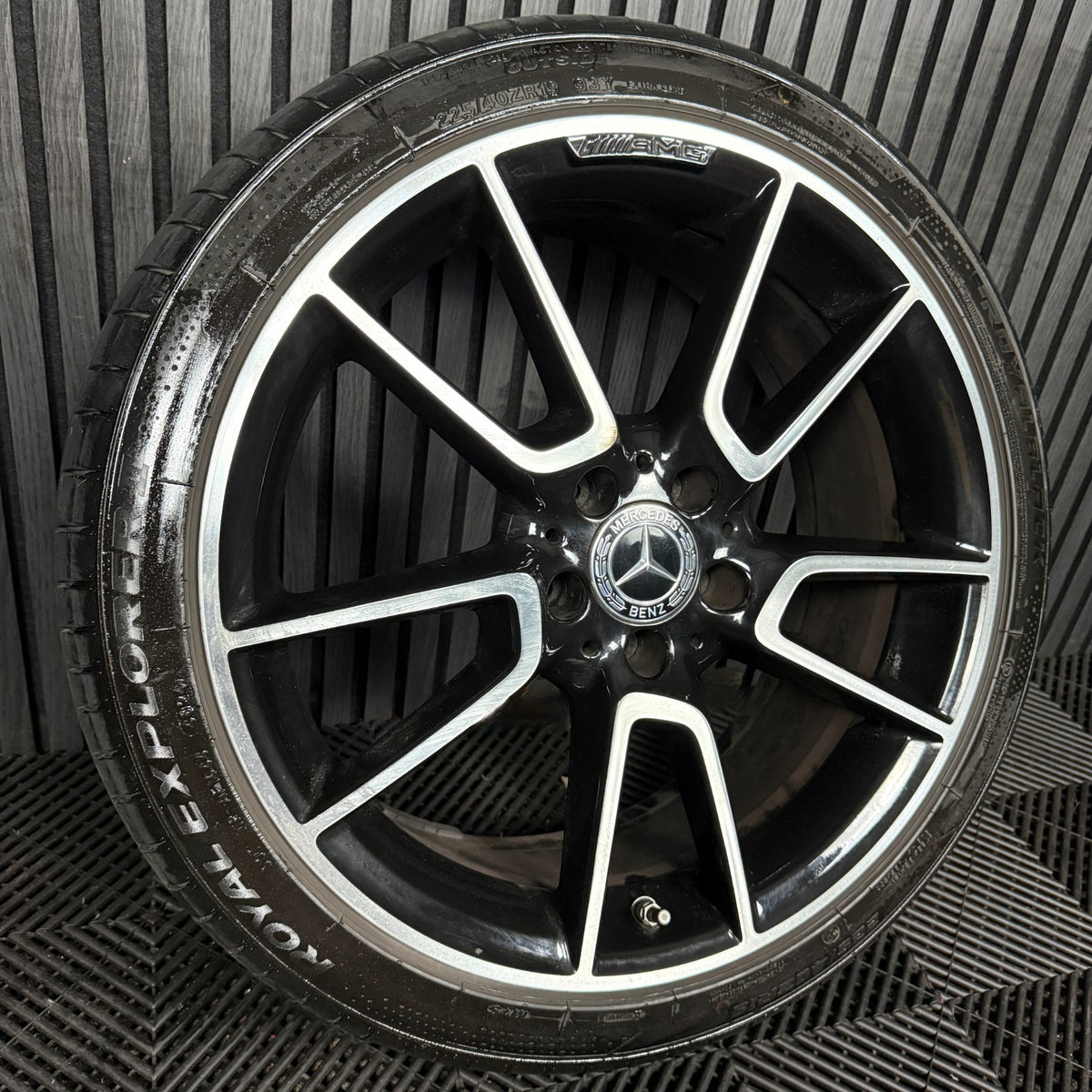 1X 19" GENUINE AMG MERCEDES C CLASS BLACK ALLOY WHEEL W205 FRONT A2054012200