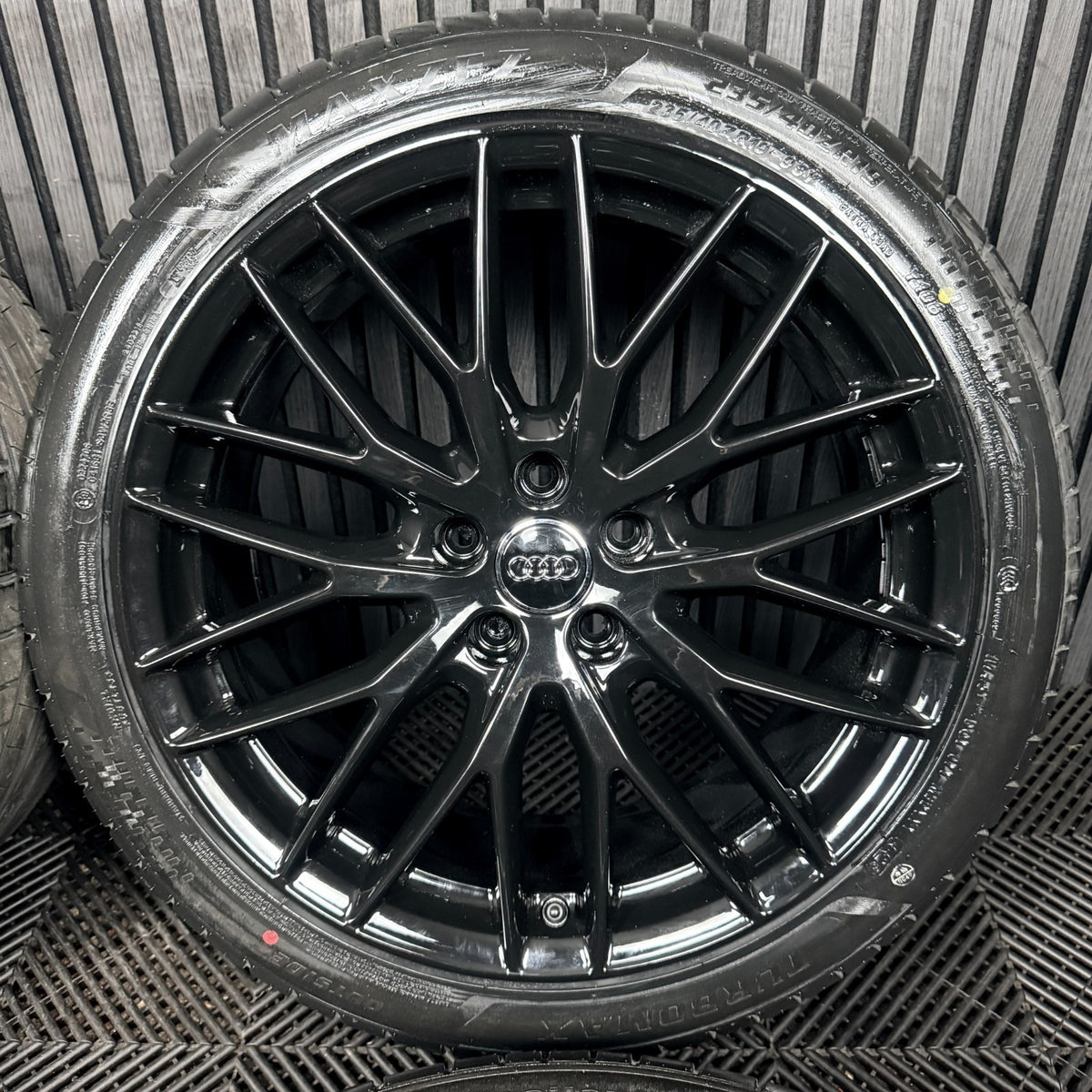 19'' Audi Q2 Black Edition  Alloy Wheels Tyres Alloys 81A601025AB Genuine