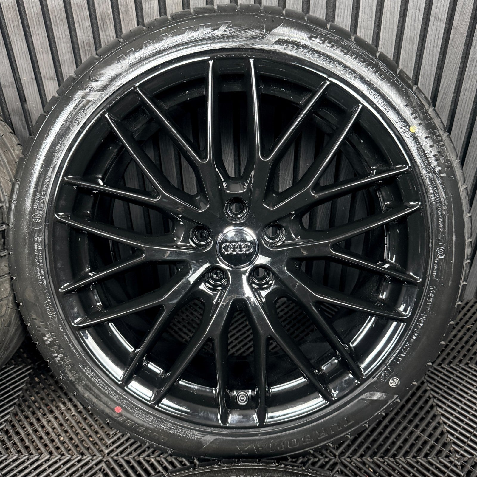 19'' Audi Q2 Black Edition  Alloy Wheels Tyres Alloys 81A601025AB Genuine