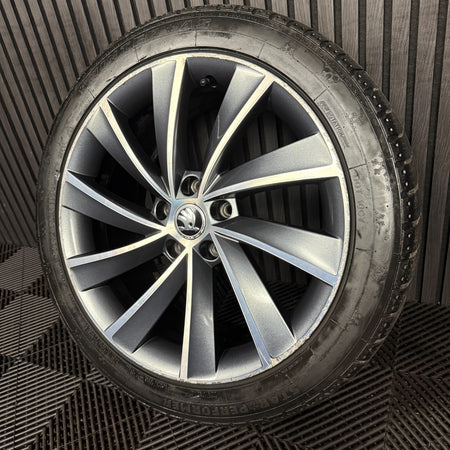 1X 18'' GENUINE SKODA SUPURB MK3 3V TYRE ALLOY WHEEL 3V0601025L SPARE