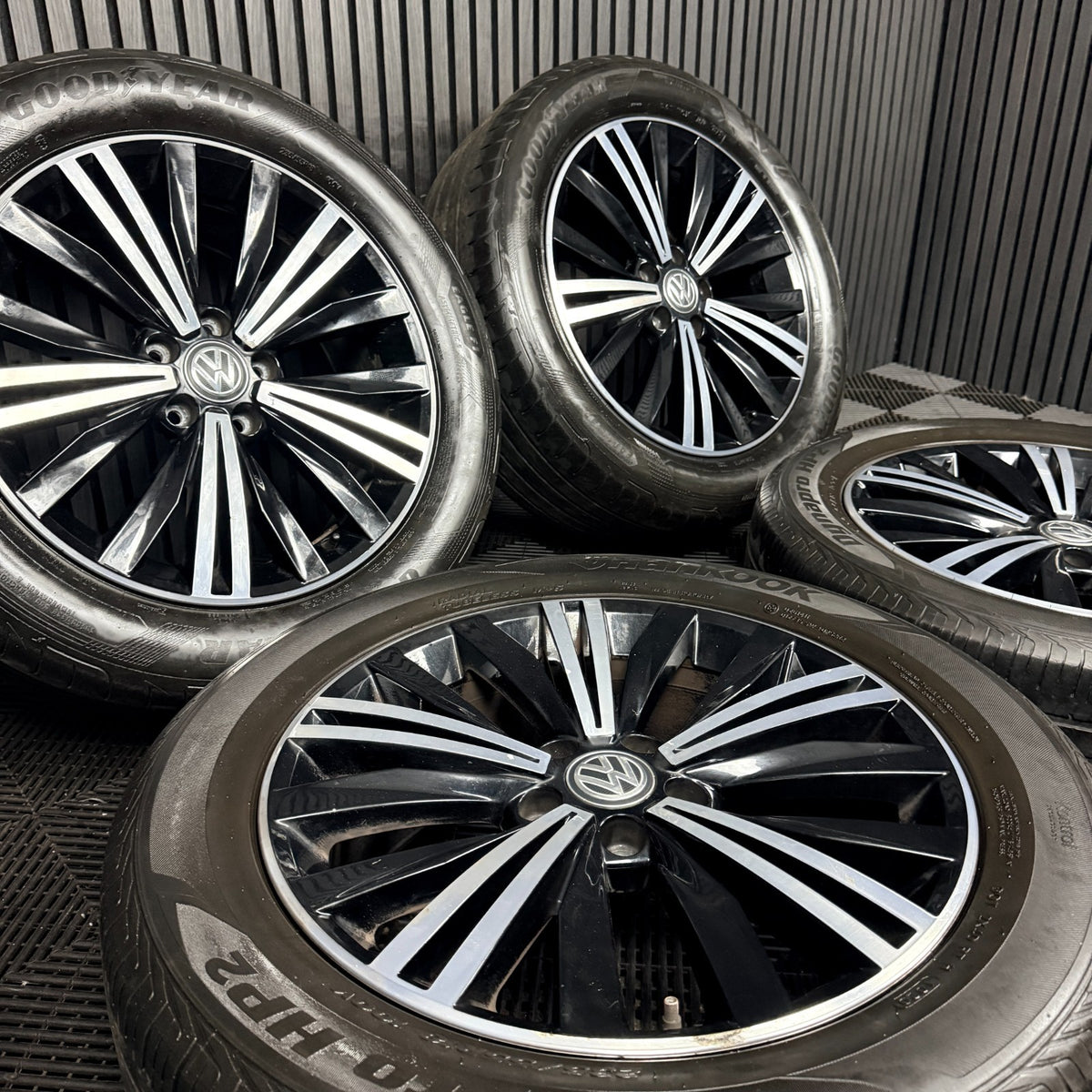 18'' Vw Tiguan Patagonia Mk2 Alloy Wheels Tyres Alloys 5NA601025AB Genuine