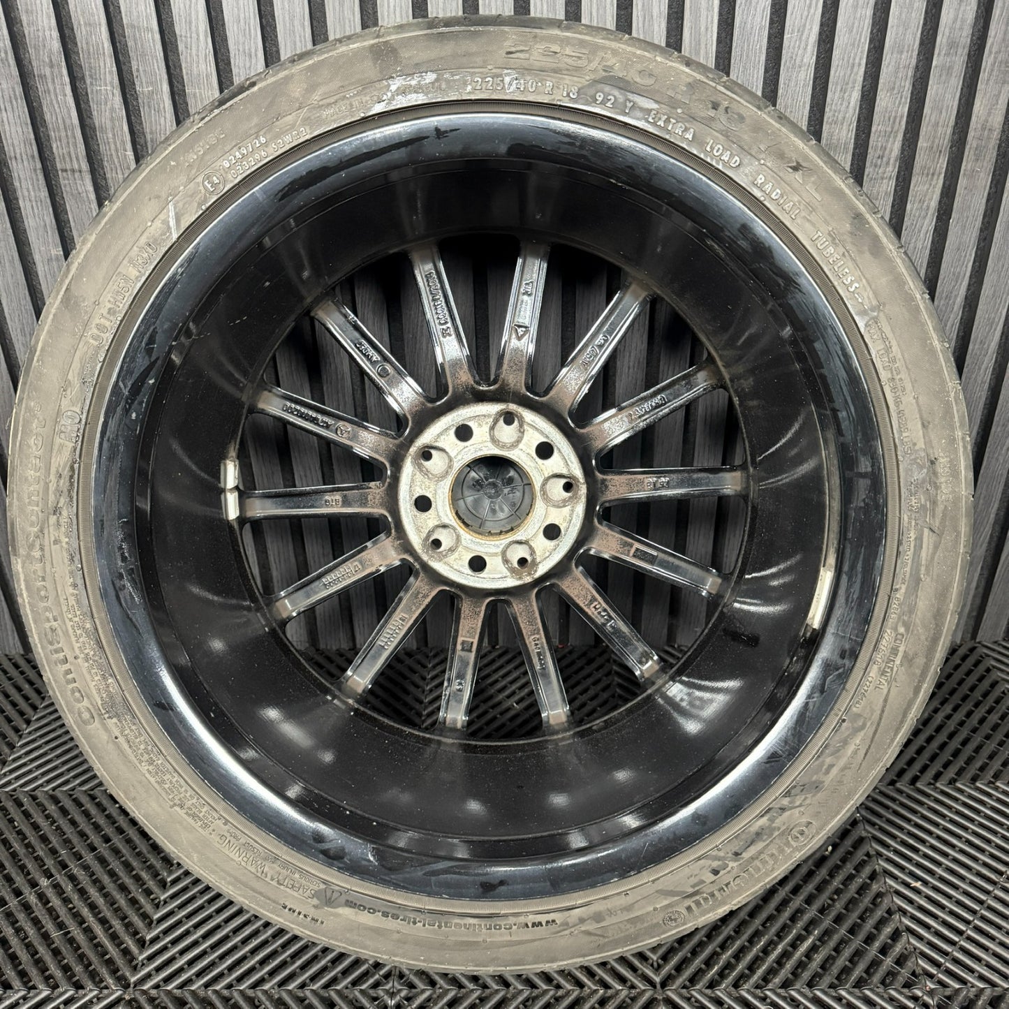 1X 18'' GENUINE AMG MERCEDES A CLASS CLA W176 BLACK ALLOY WHEEL TYRE A1764010200