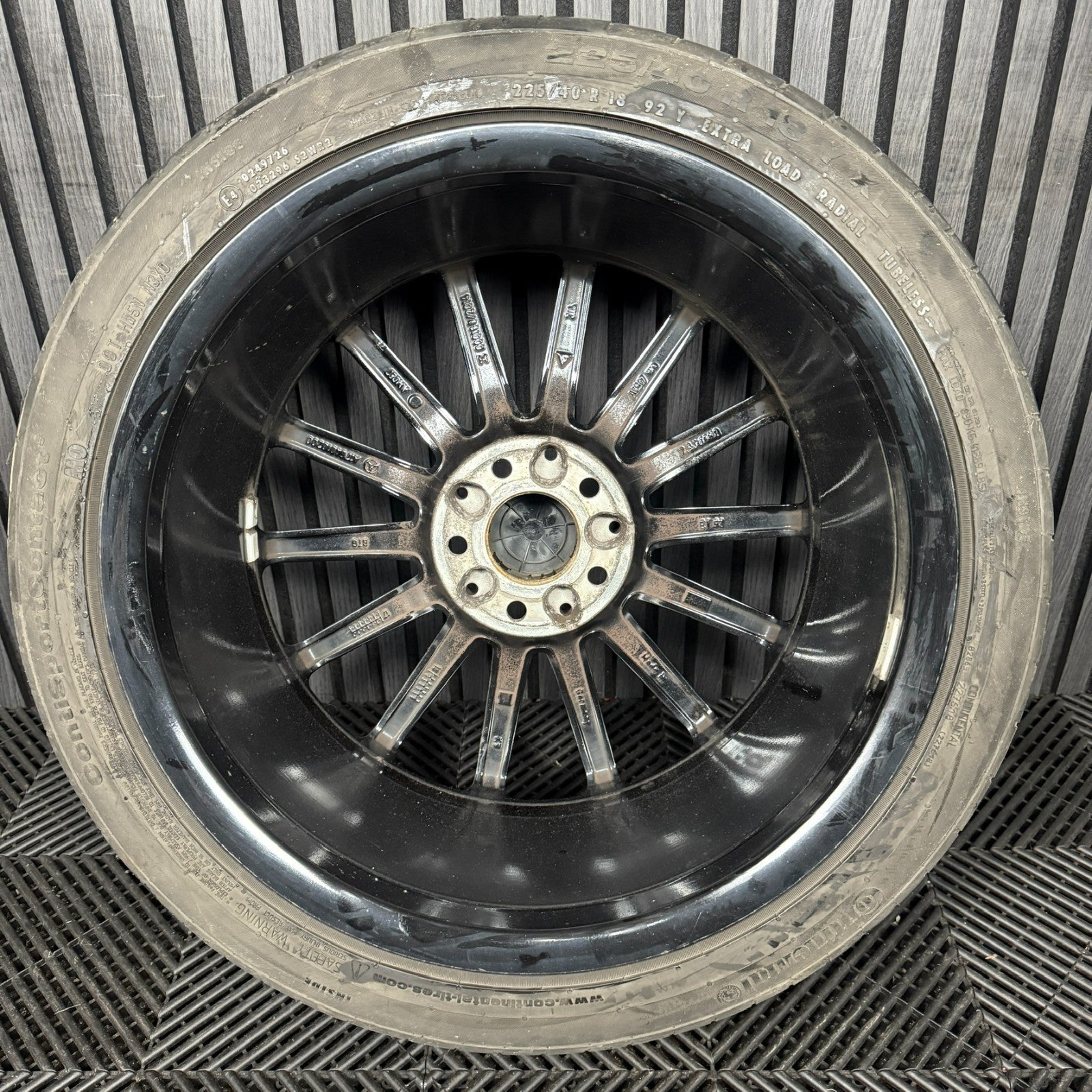 1X 18'' GENUINE AMG MERCEDES A CLASS CLA W176 BLACK ALLOY WHEEL TYRE A1764010200