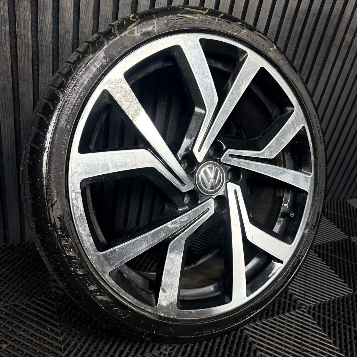 1X 19'' VW Golf Brescia Clubsport GTI MK7 Alloy Wheel Tyre 5G0601025CL Genuine