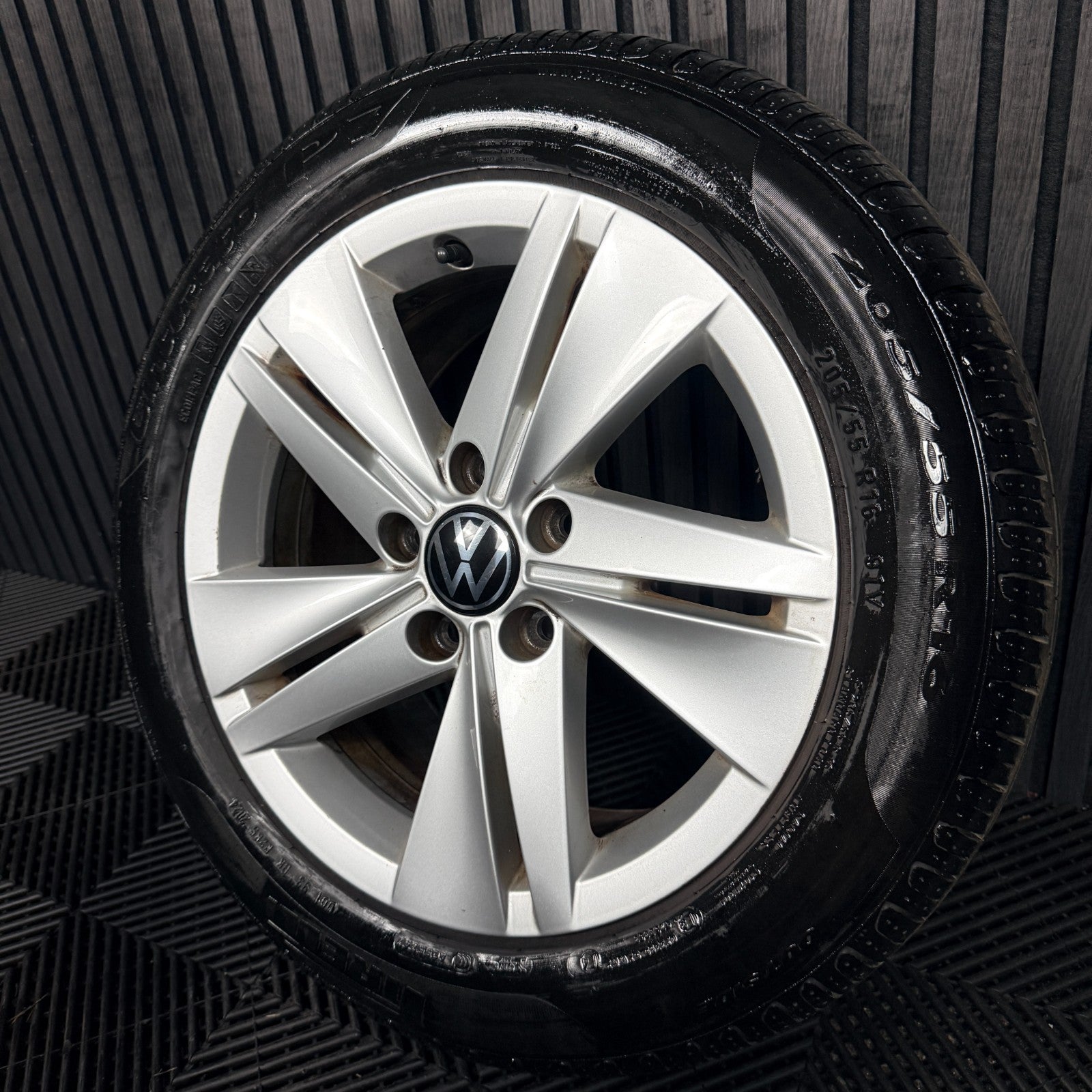 1X 16'' VW Golf MK8 Norfolk Alloy Wheel Tyre GT Single 5H0601025 Genuine