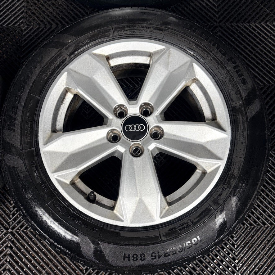 15'' Audi A1 5 Spoke Alloy Wheels Alloys Tyres 82A601025 Genuine