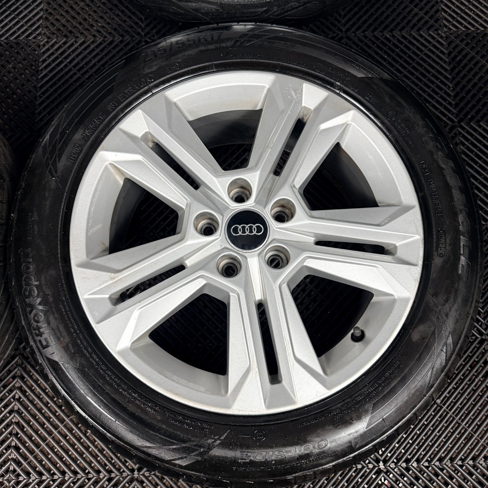 17'' Audi Q2 5 Double Spoke Alloy Wheels Tyres Alloys 81A601025AJ Genuine