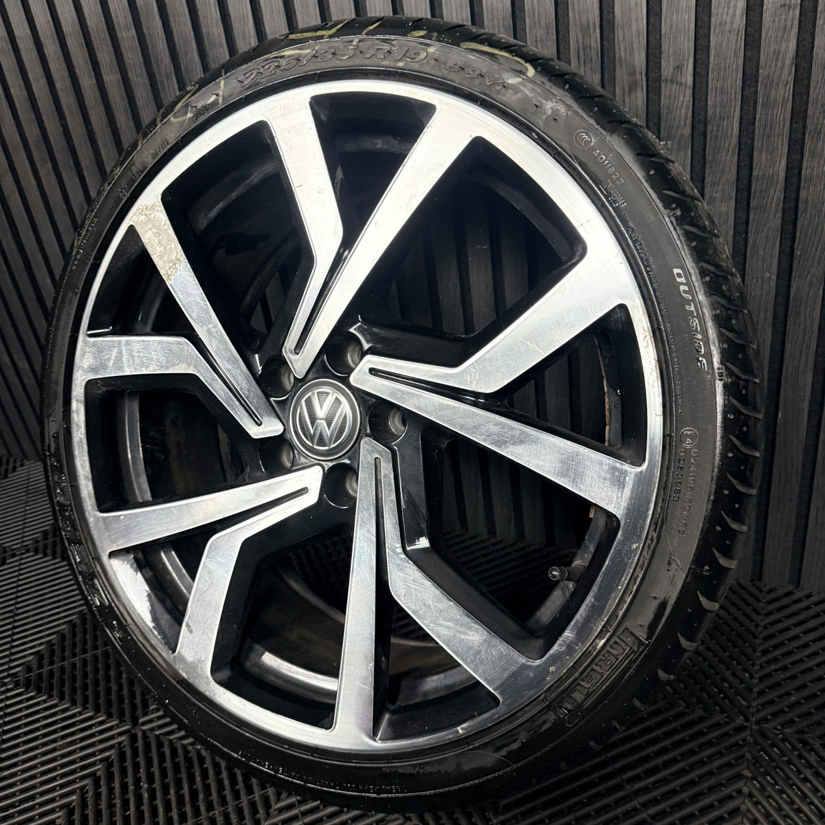 1X 19'' VW Golf Brescia Clubsport GTI MK7 Alloy Wheel Tyre 5G0601025CL Genuine