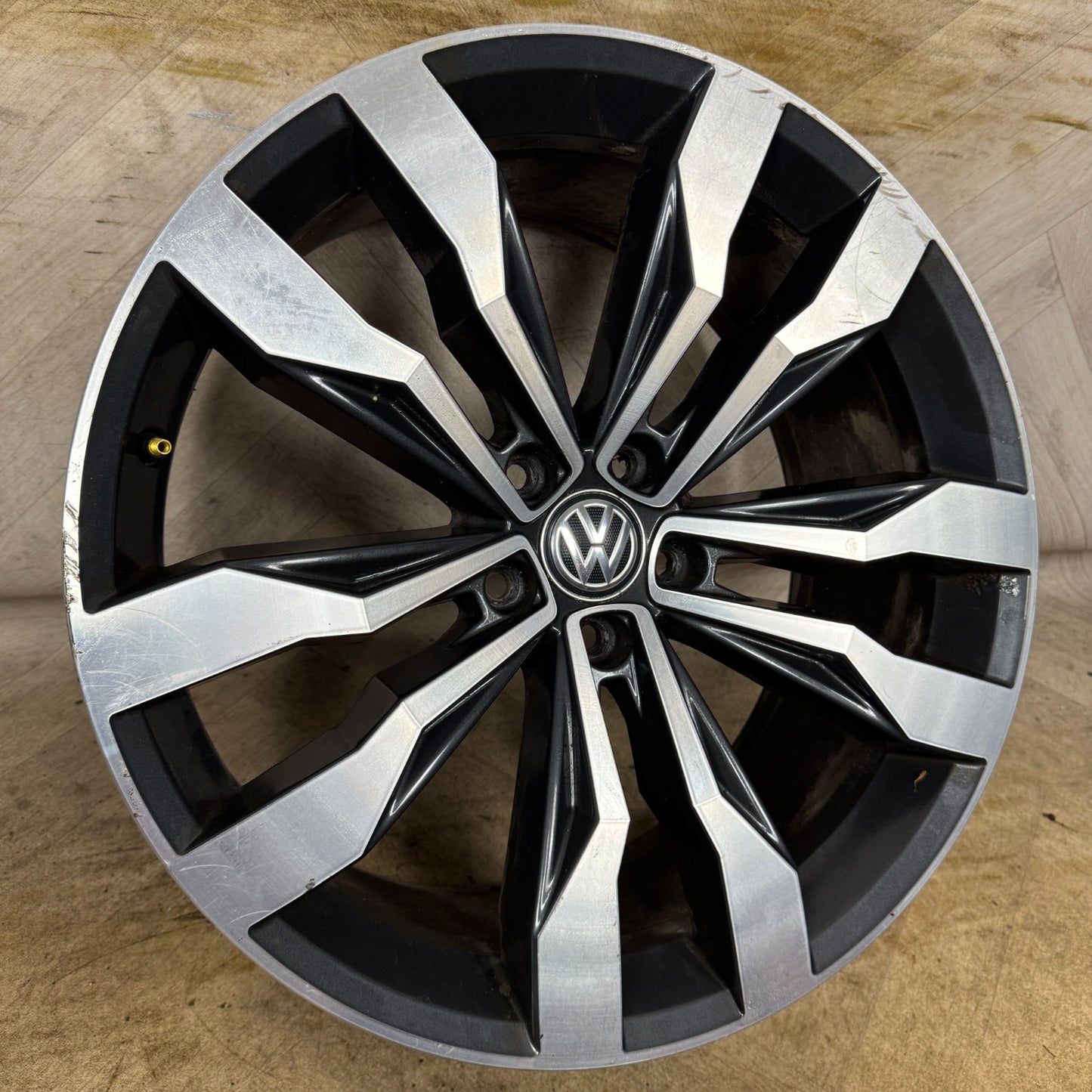1X 20'' GENUINE VW TIGUAN SUZUKA R LINE 5NA601025G DC ALLOY TYRE WHEEL SINGLE