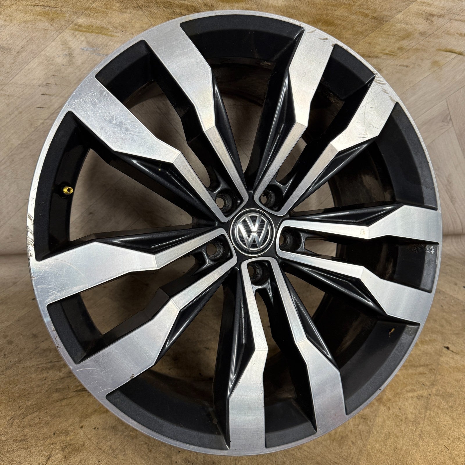1X 20'' GENUINE VW TIGUAN SUZUKA R LINE 5NA601025G DC ALLOY TYRE WHEEL SINGLE